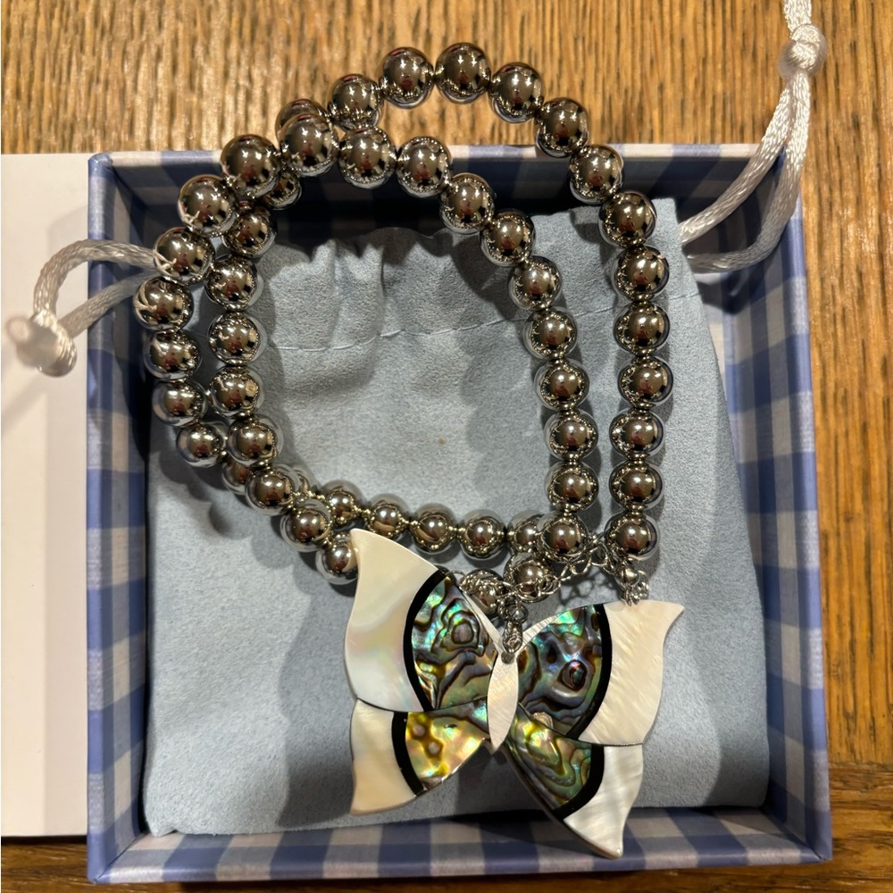 BRAND NEW SAGE VINTAGE ABALONE BUTTERFLY NECKLACE
